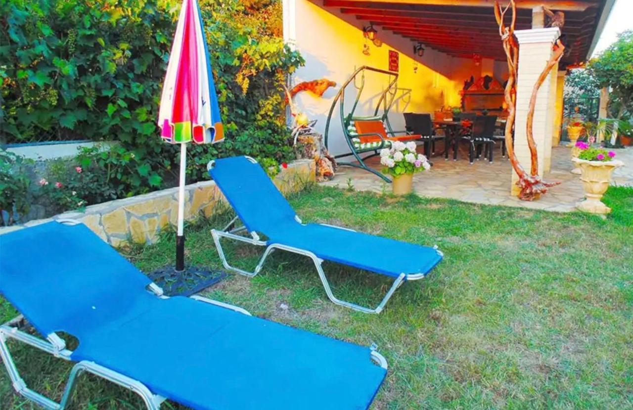 Stefanias Prasoudi Beach Ágios Matthaíos Buitenkant foto