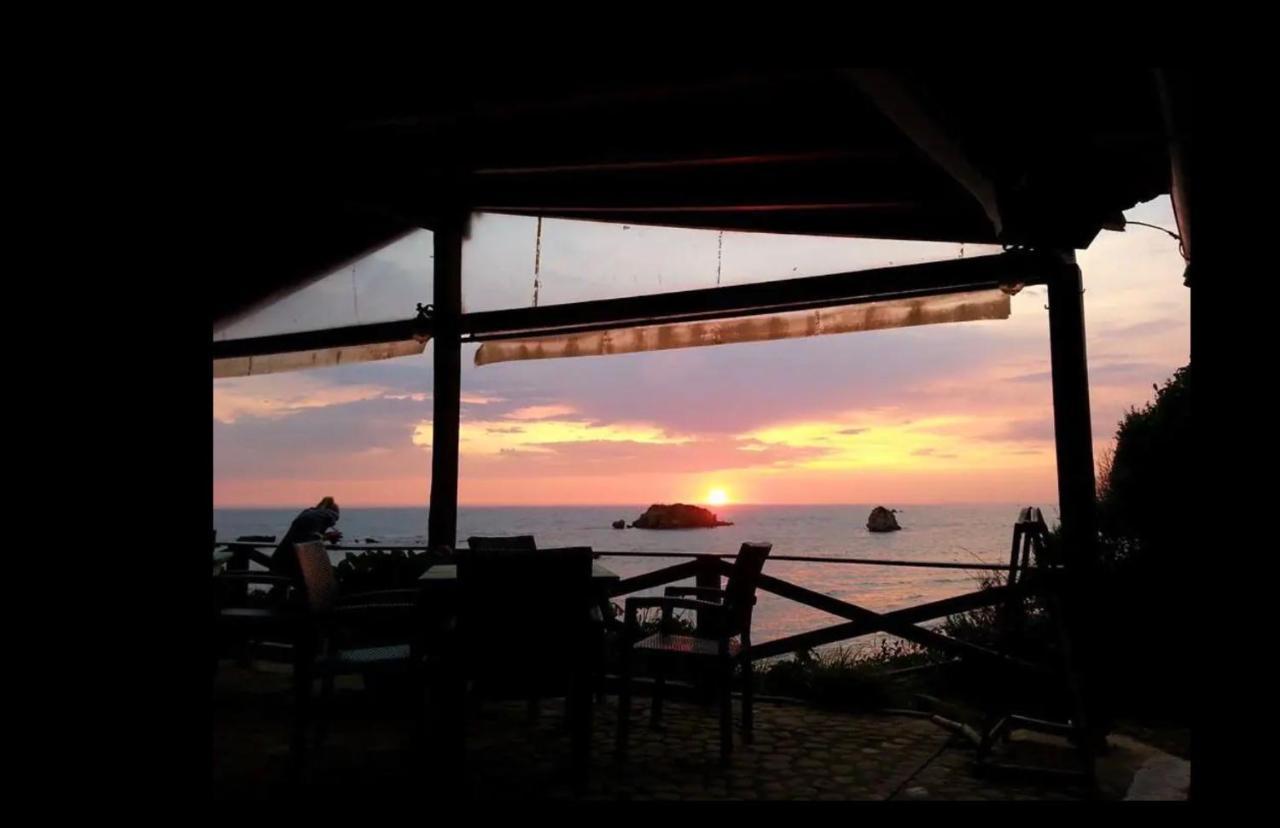 Stefanias Prasoudi Beach Ágios Matthaíos Buitenkant foto